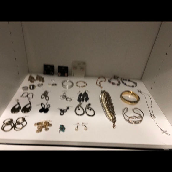 Jewelry - Picture 8 of 8